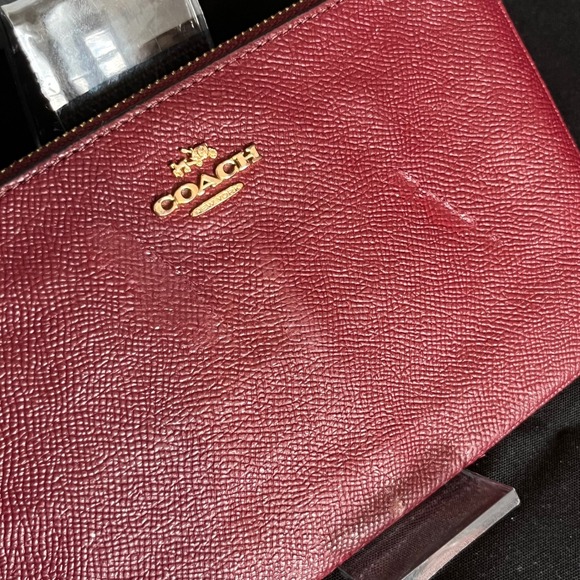 Coach Large Wristlet Burgundy Crossgrain Leather Gold Hardware Zip Pouch